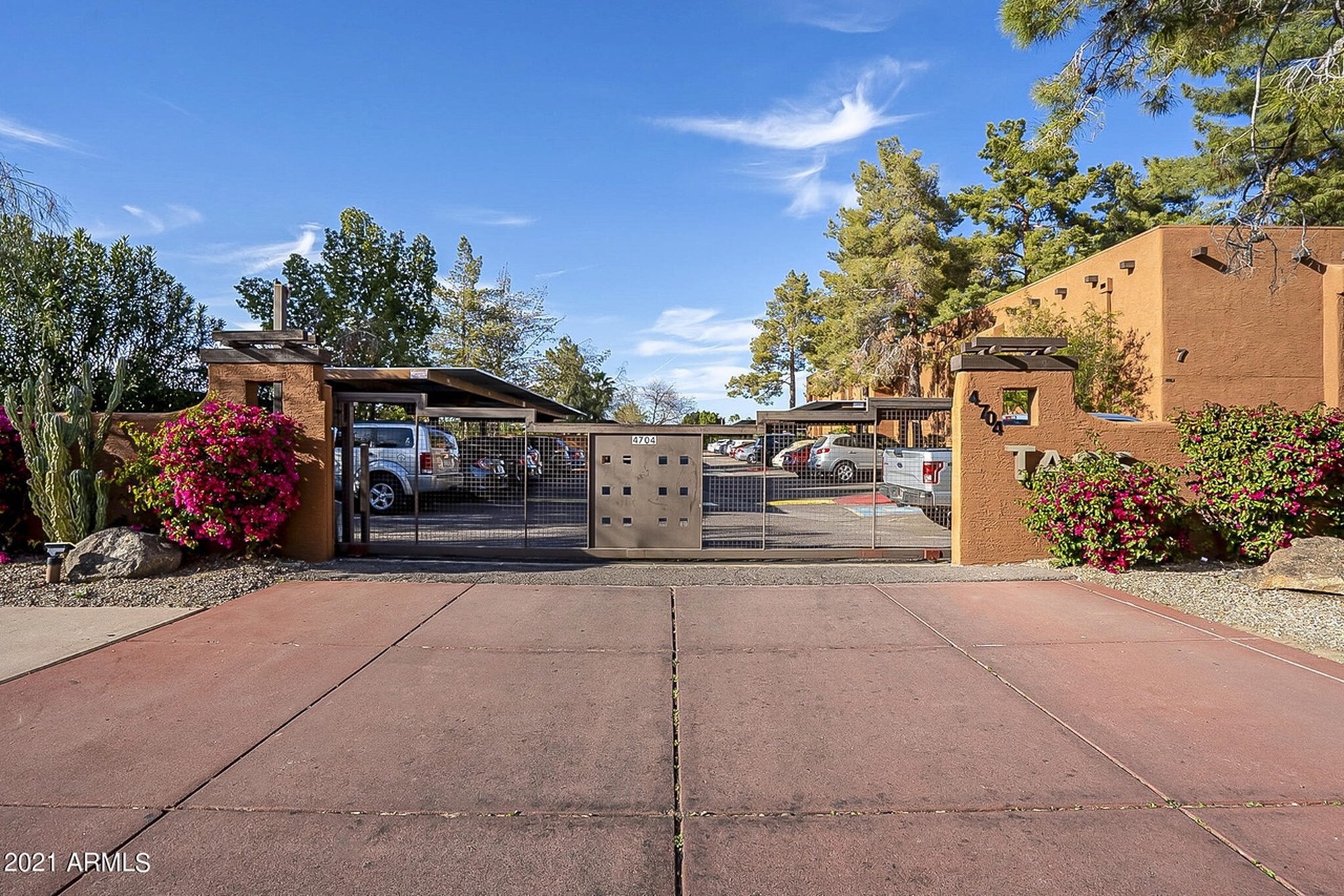 Taos (Paradise Point) Condos